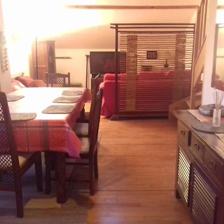 Appartement En Loft 50M2 Dans Maison Avec Chambre En Mezzanine Et Canapes Lits Dans Salon 생-피에르-드-샤르트레우스 외부 사진