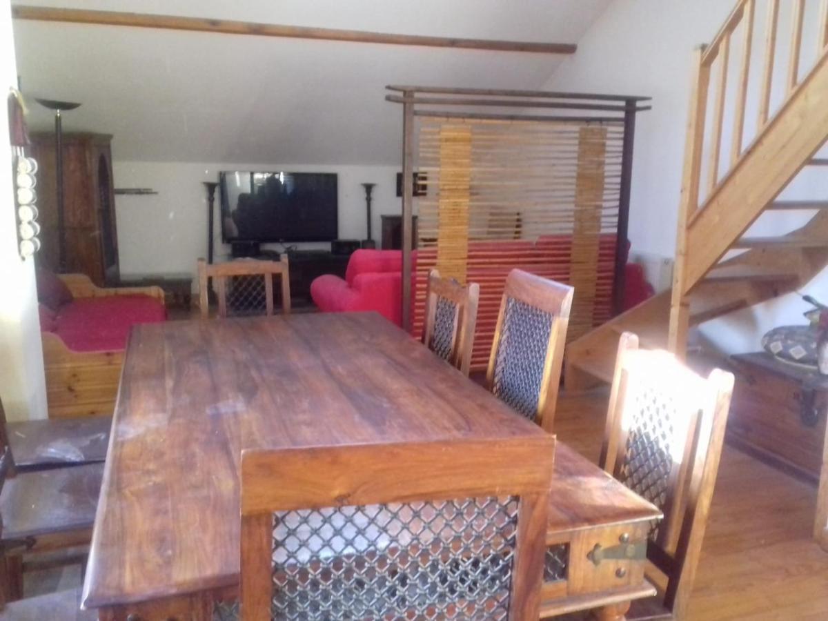 Appartement En Loft 50M2 Dans Maison Avec Chambre En Mezzanine Et Canapes Lits Dans Salon 생-피에르-드-샤르트레우스 외부 사진